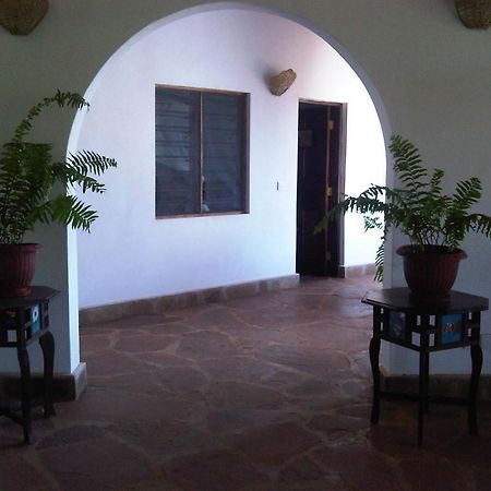 Bed and Breakfast Giraffe House Malindi Exterior foto