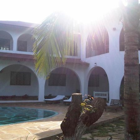 Bed and Breakfast Giraffe House Malindi Exterior foto