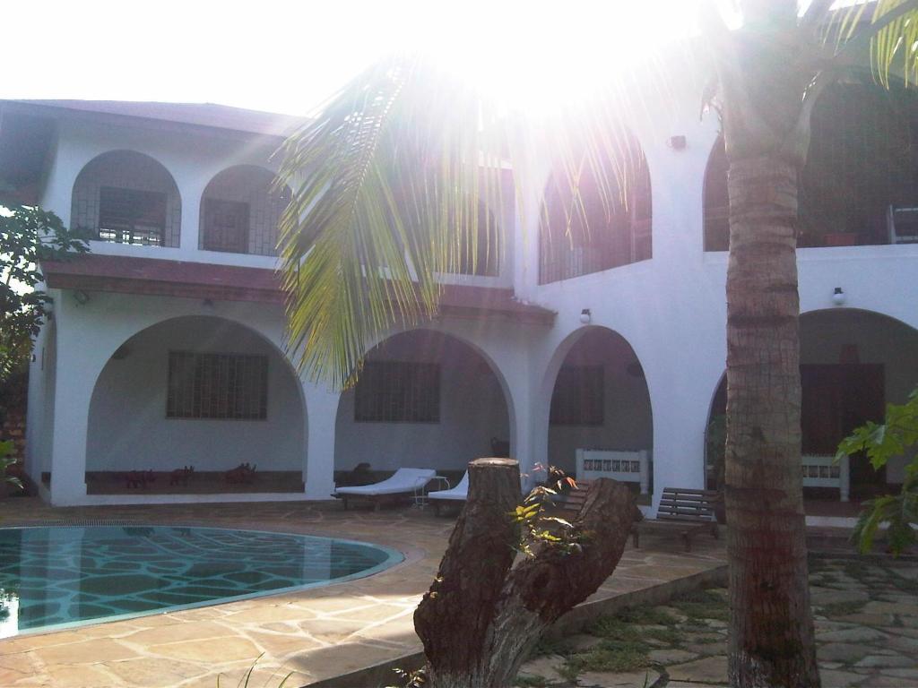 Bed and Breakfast Giraffe House Malindi Exterior foto
