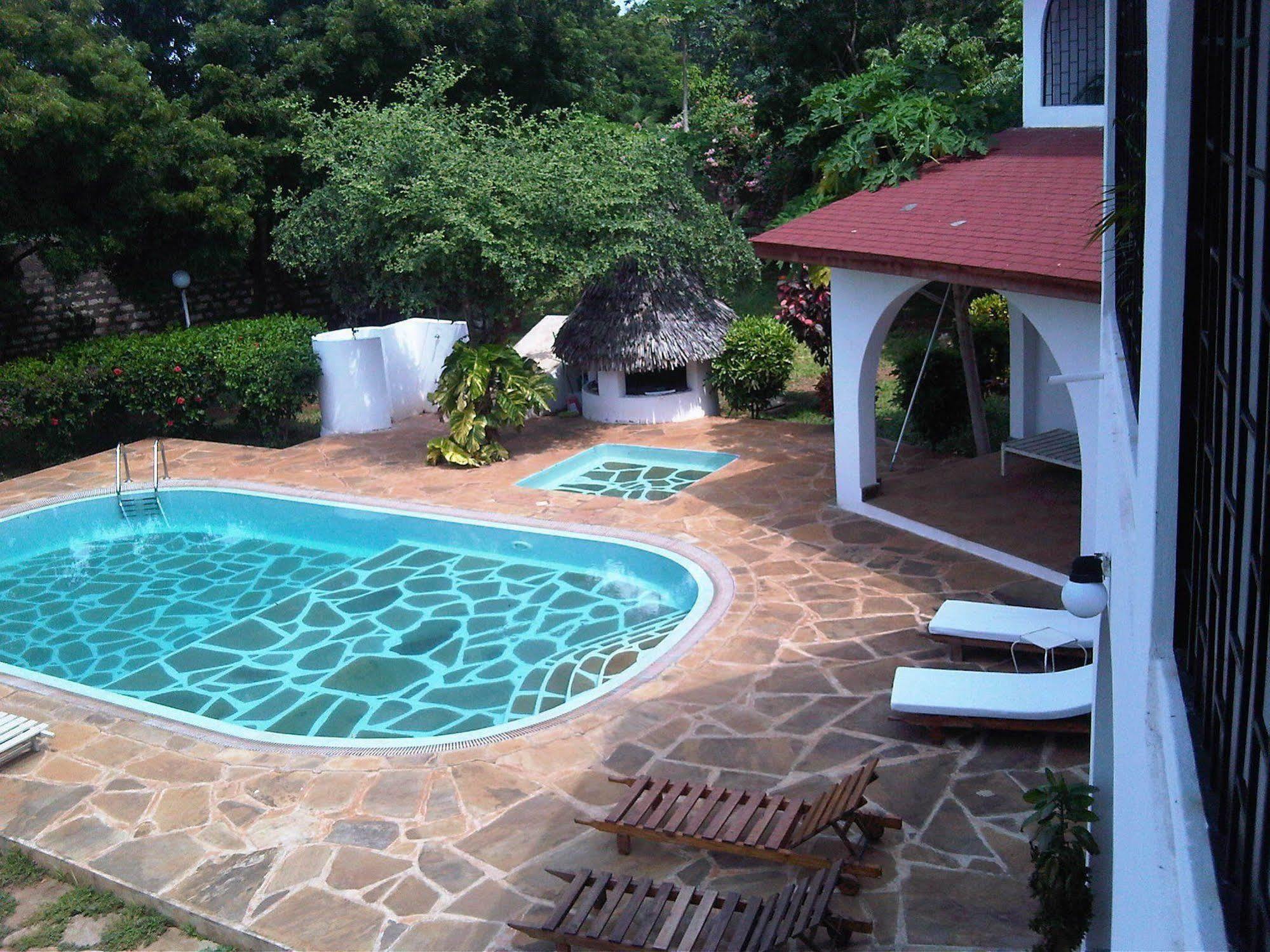 Bed and Breakfast Giraffe House Malindi Exterior foto